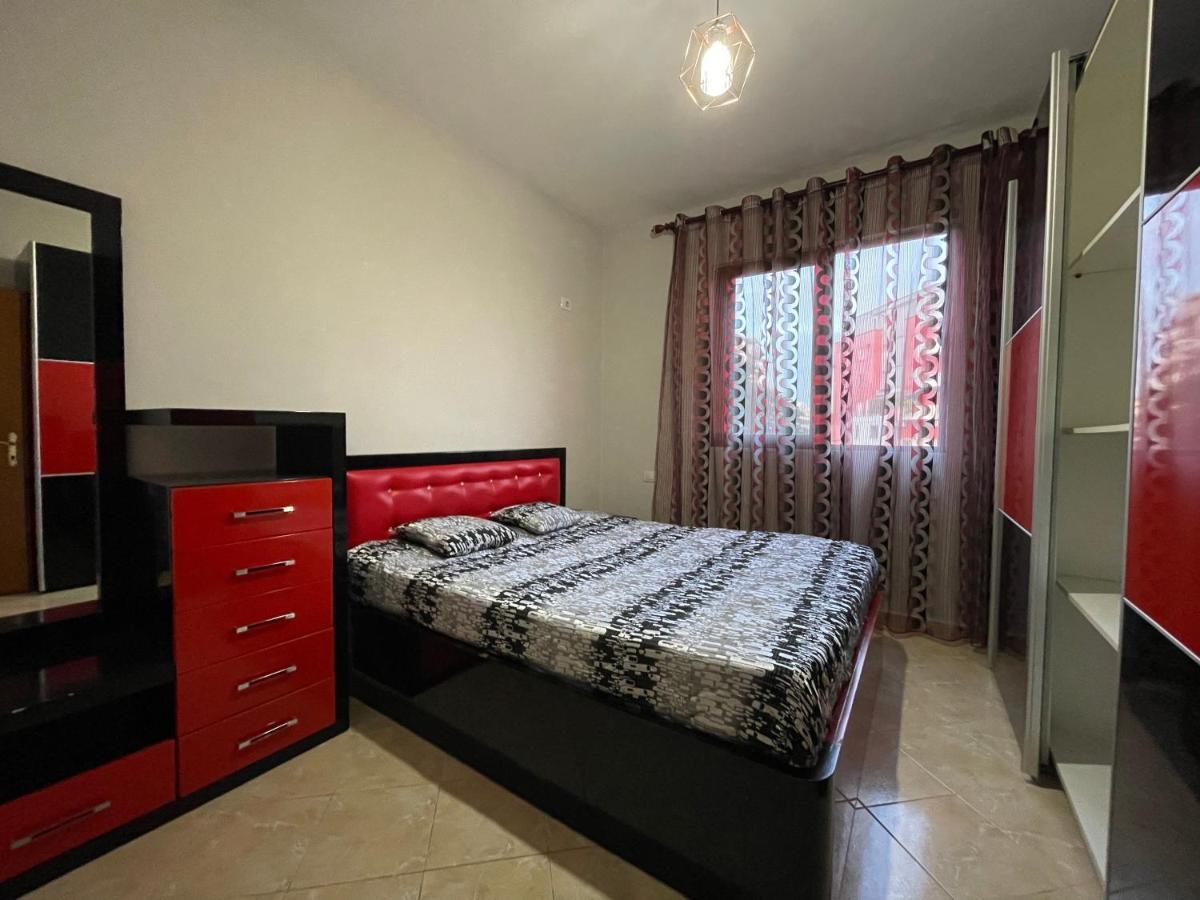 B&B - Private Rooms 2 Tirana Bagian luar foto